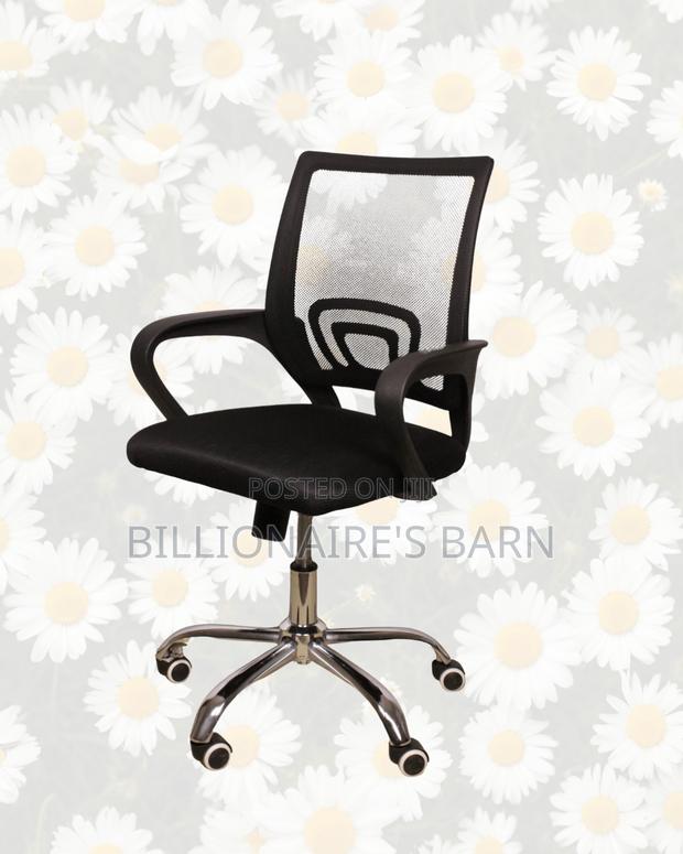 Black Compact Ergonomic Chair | Boardroom-Ready Style | Compact