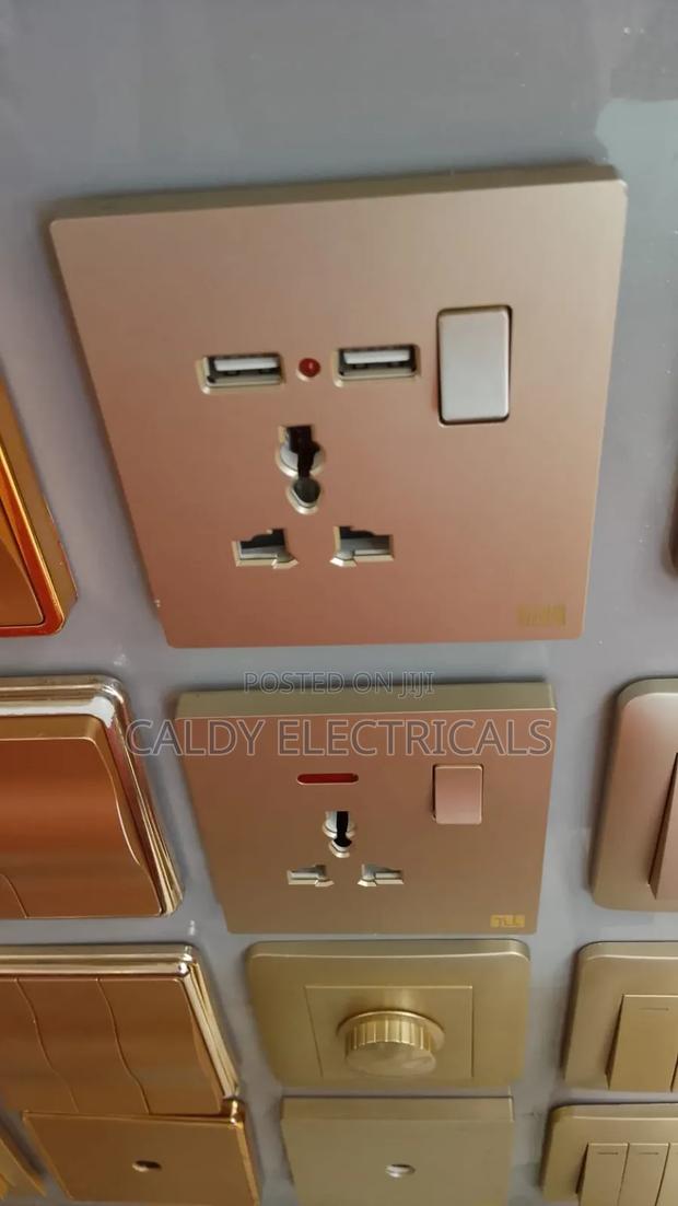 Gold Single Sockets With Usb Port - main view