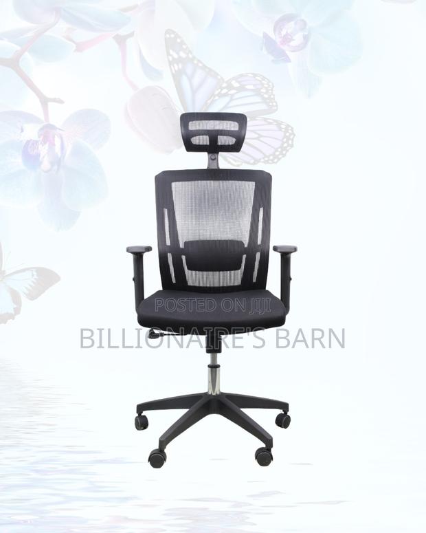 Black Ergonomic Mesh Chair | Boardroom-Ready Style | Durable - thumbnail 2