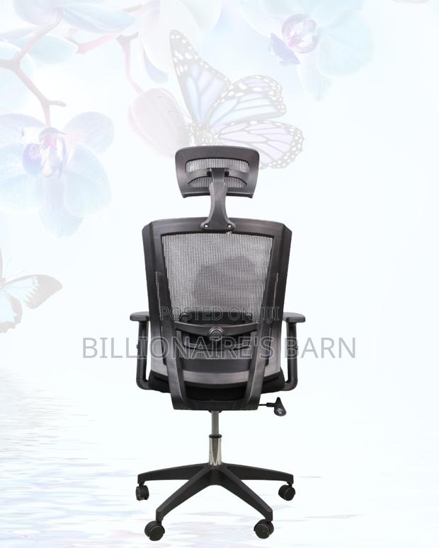 Black Ergonomic Mesh Chair | Boardroom-Ready Style | Durable - thumbnail 4