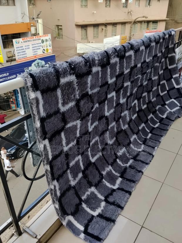 Fluffy Rug 7x10 – Perfect for Kids' Room or Balcony"