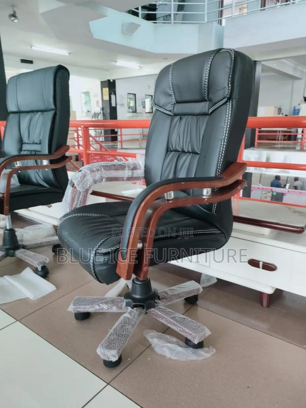 Executive Swivel Leather Office Chair - main view