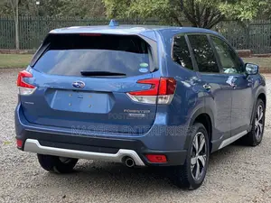 Subaru Forester Premium AWD 2019 Blue