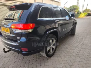 Jeep Grand Cherokee Overland 4dr 4x4 2016 Black