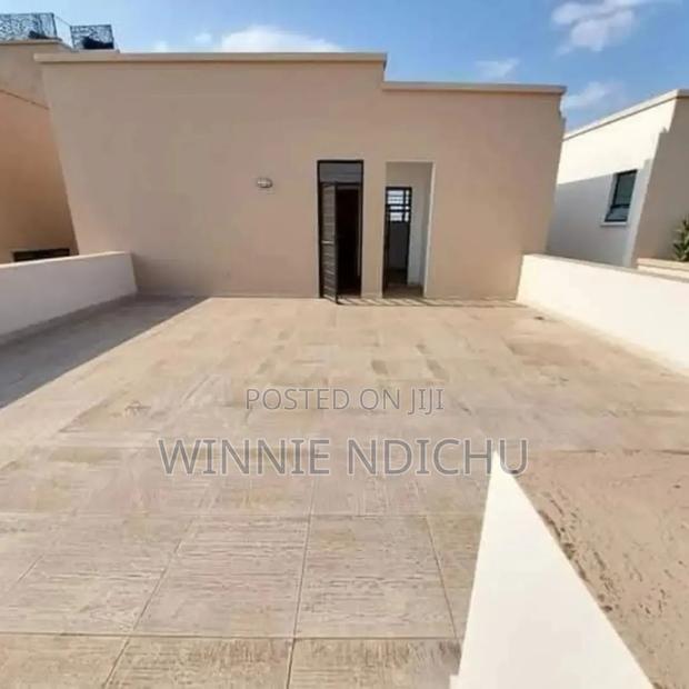 5bdrm Mansion in Membley for rent - thumbnail 11