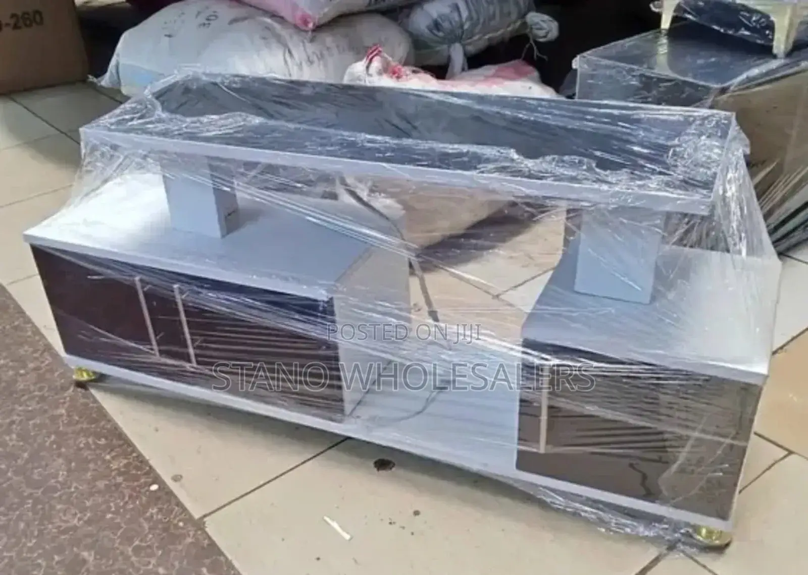 Instabul 2 Tv Stand Ins12