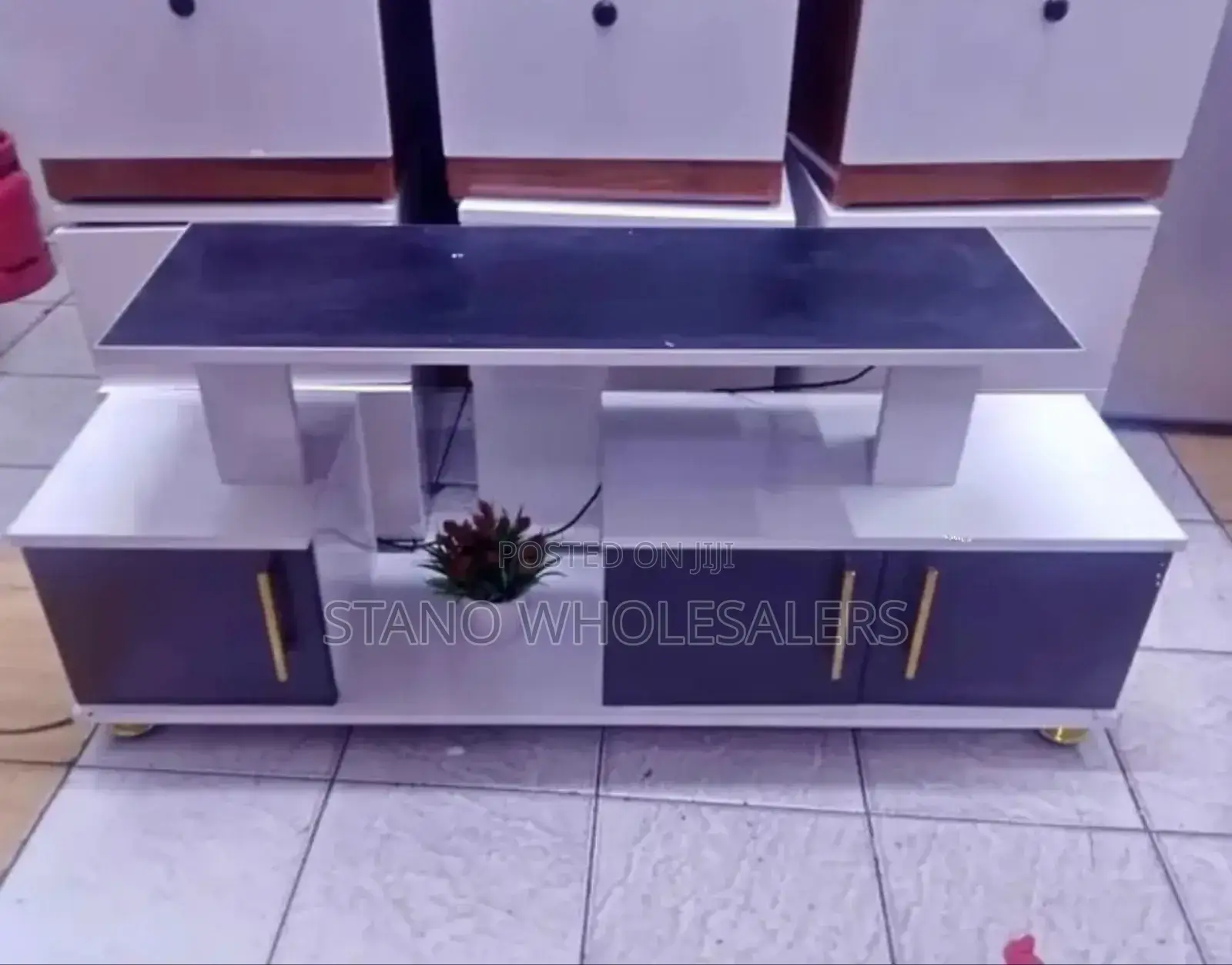 Black and White Instabul 2 Tv Stand