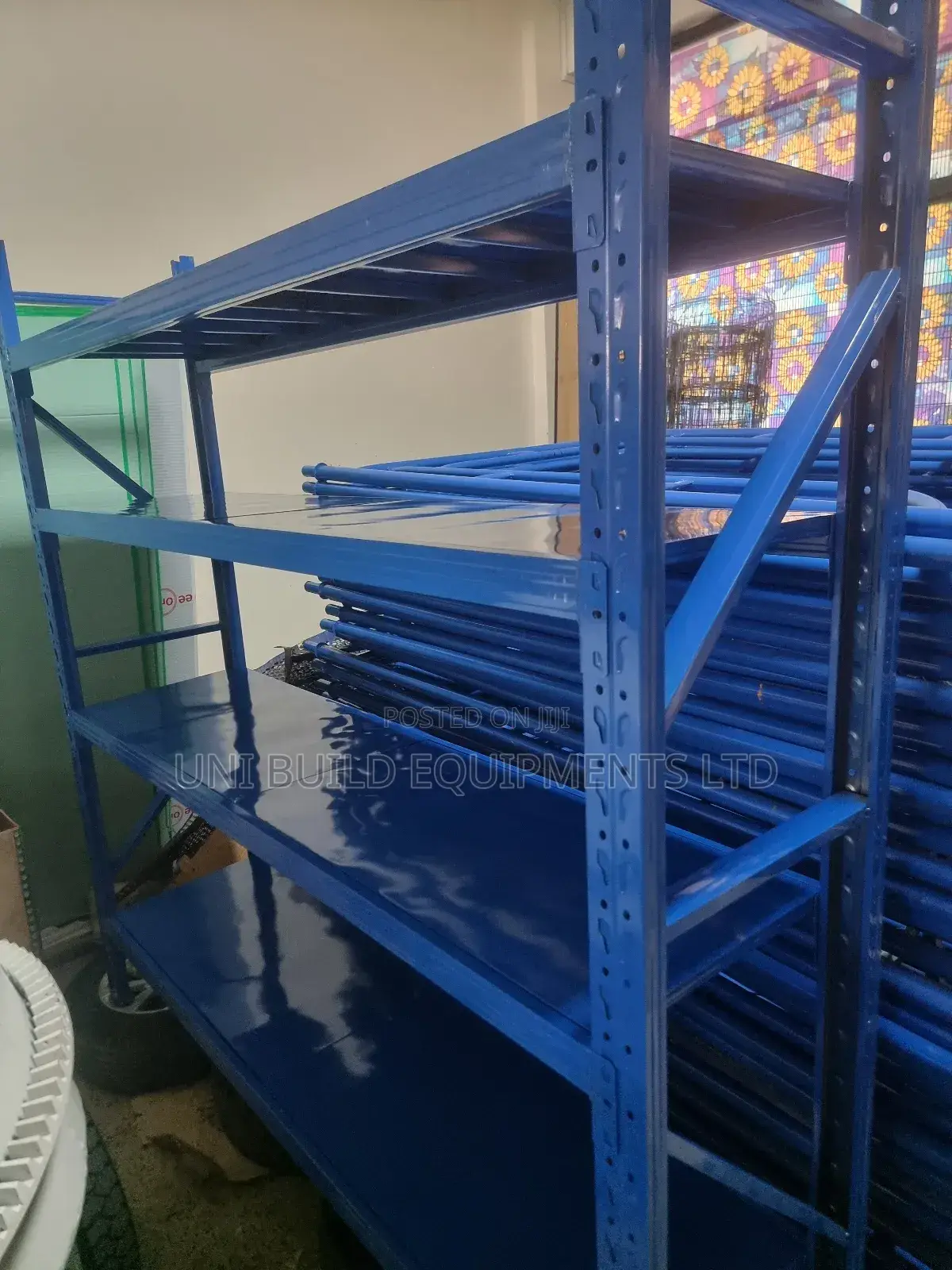Boltes Adjustable Shelves