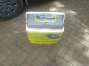 Pinnacle Cooler Box32litres