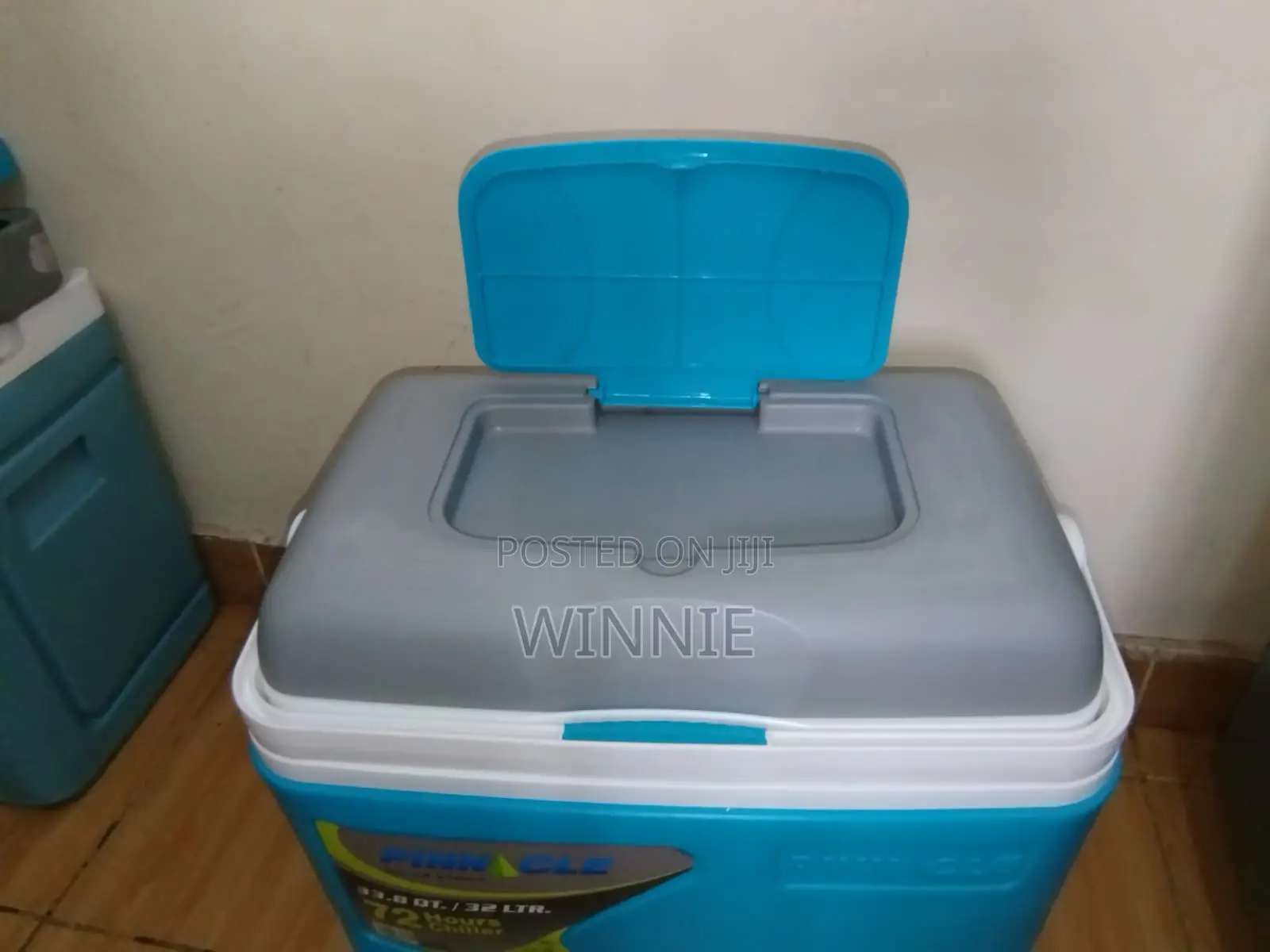 Pinnacle Cooler Box32litres