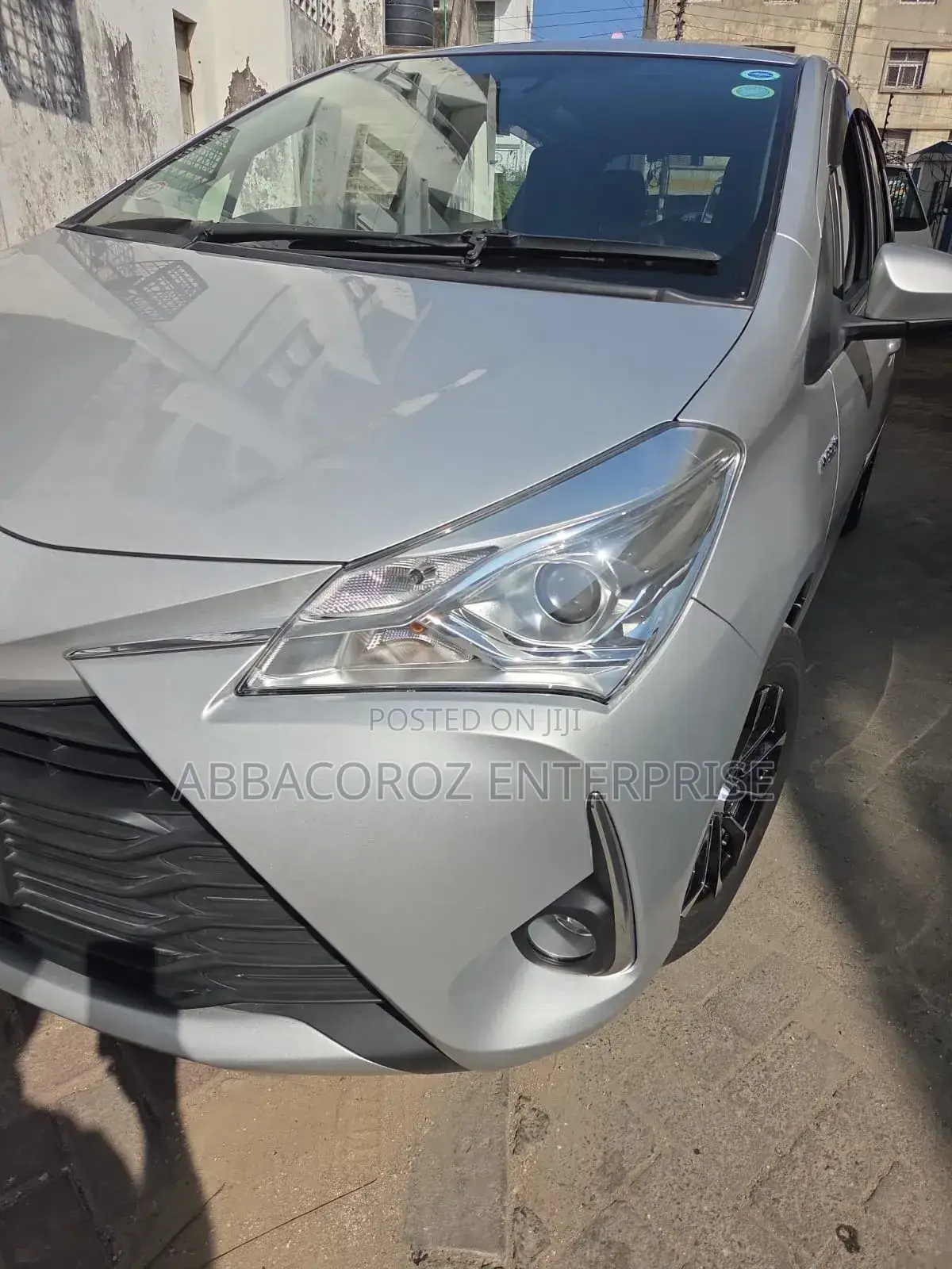 Toyota Vitz 1.5 FWD Hybrid 5dr 2018 Silver