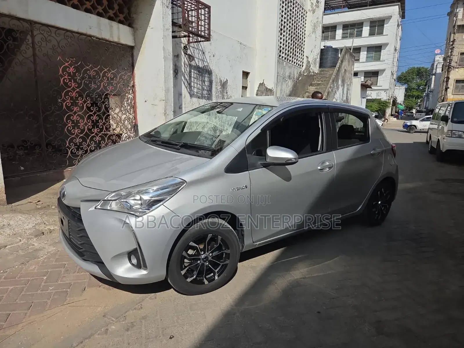 Toyota Vitz 1.5 FWD Hybrid 5dr 2018 Silver