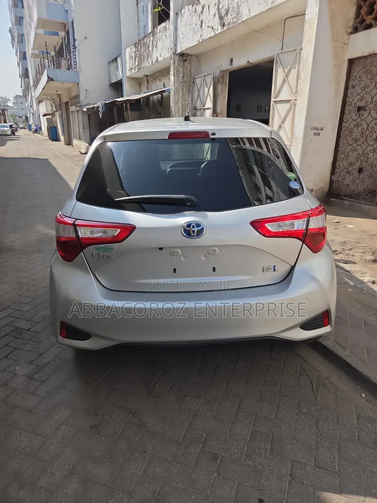 Toyota Vitz 1.5 FWD Hybrid 5dr 2018 Silver