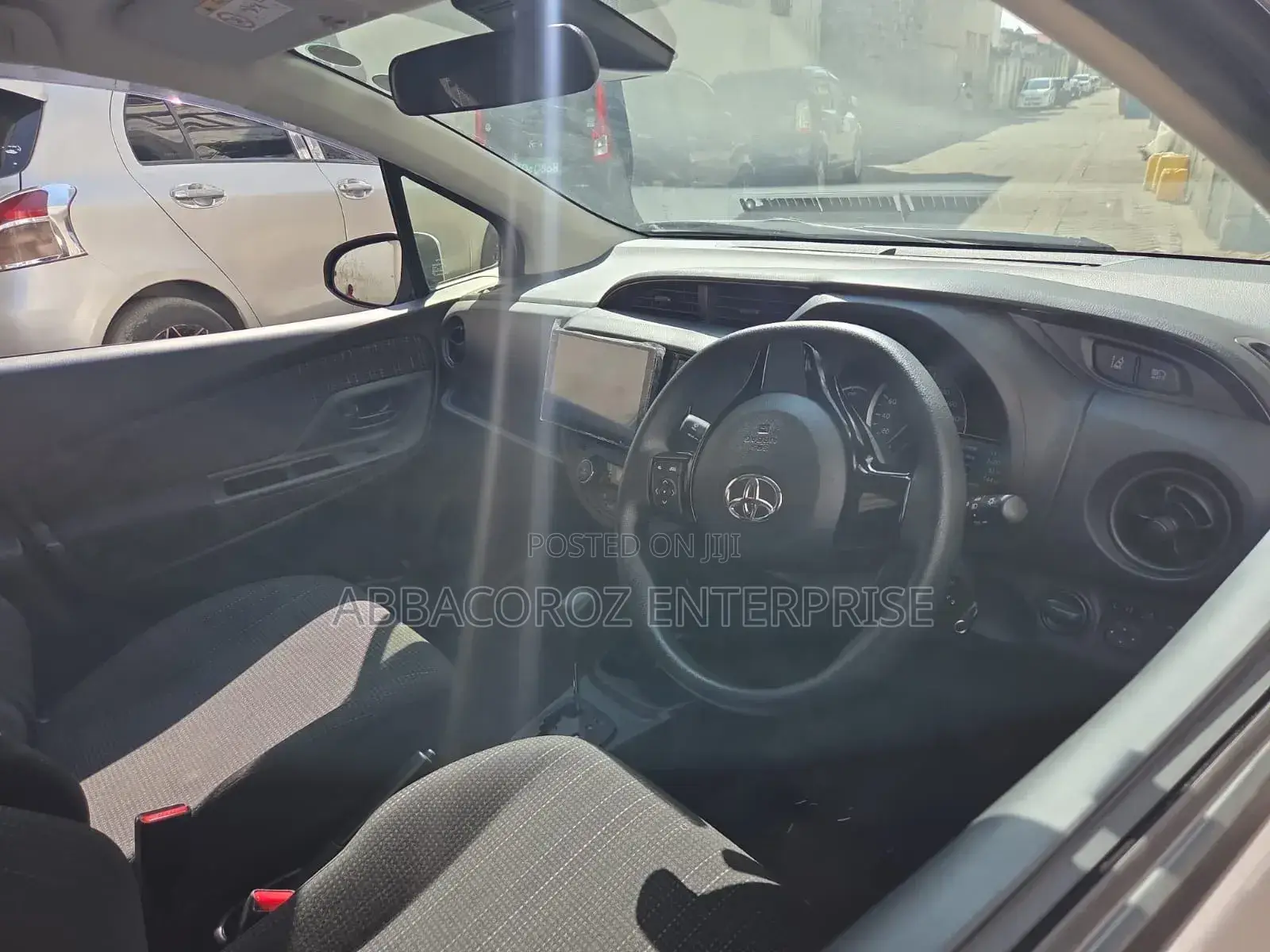 Toyota Vitz 1.5 FWD Hybrid 5dr 2018 Silver