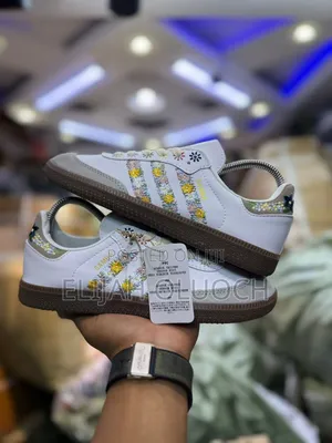 Adidas Samba Og “ Floral Cloud “

Quality Leather 

Free Bag