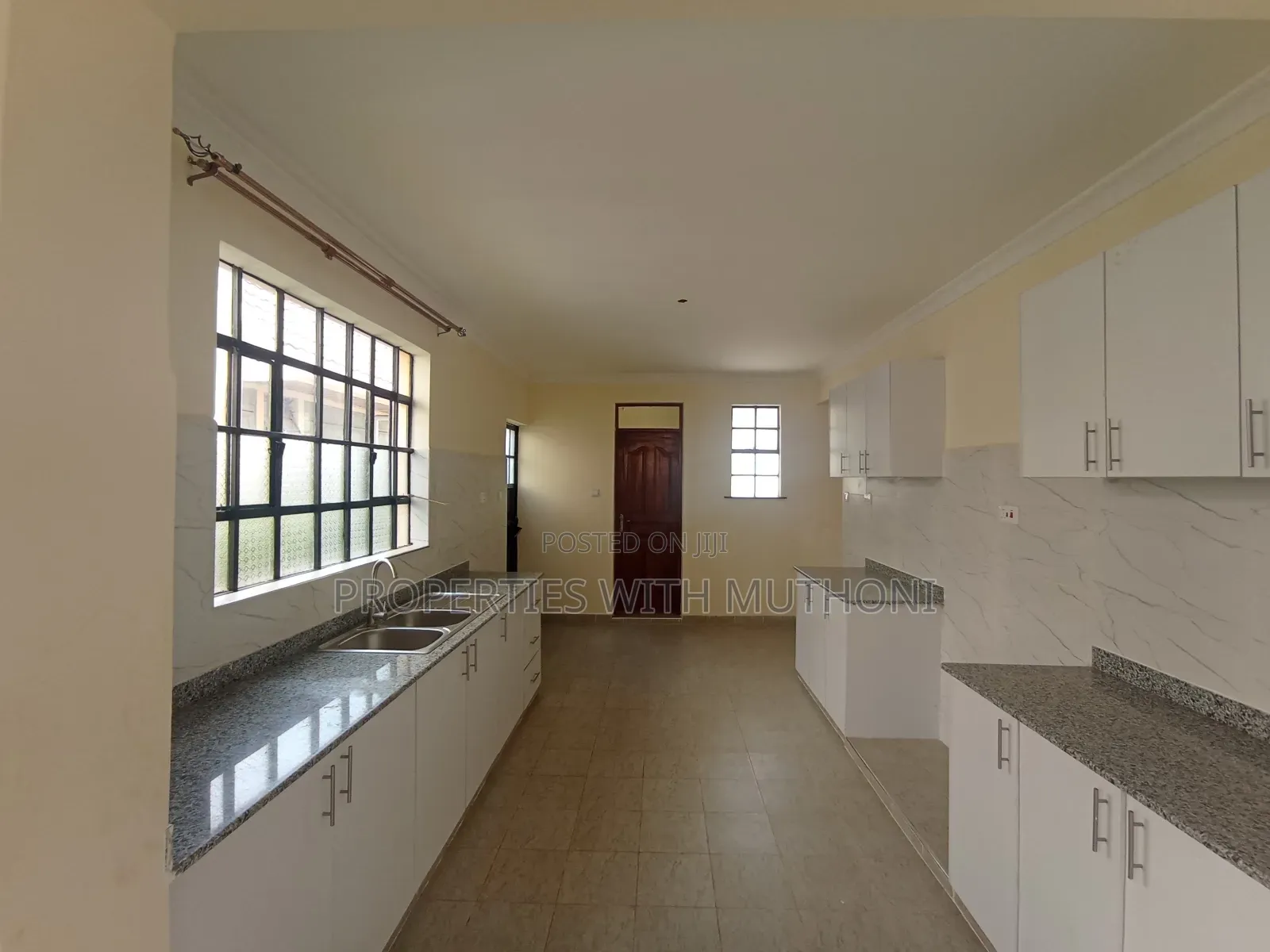 4bdrm Maisonette in Oluulua for sale
