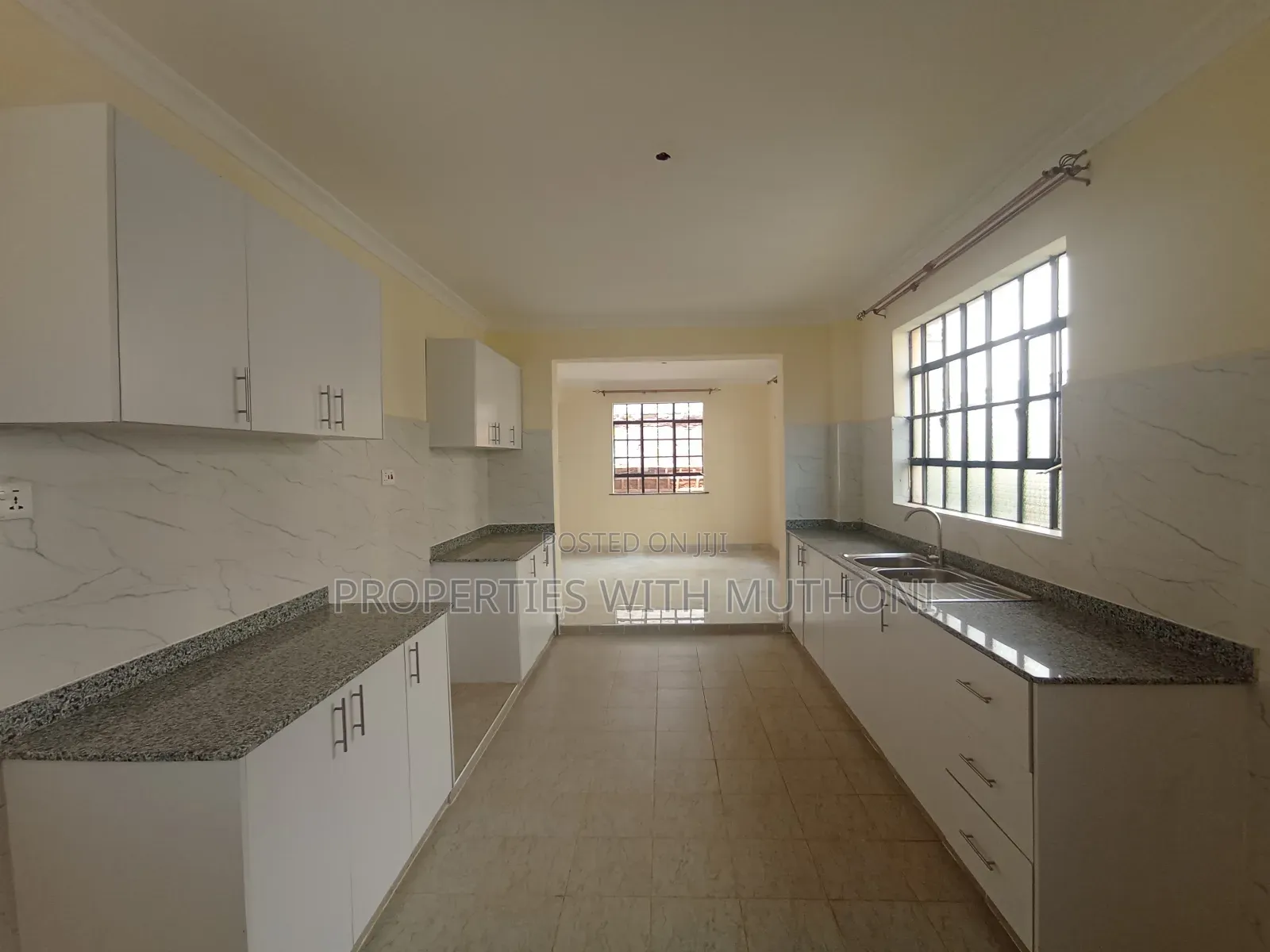 4bdrm Maisonette in Oluulua for sale