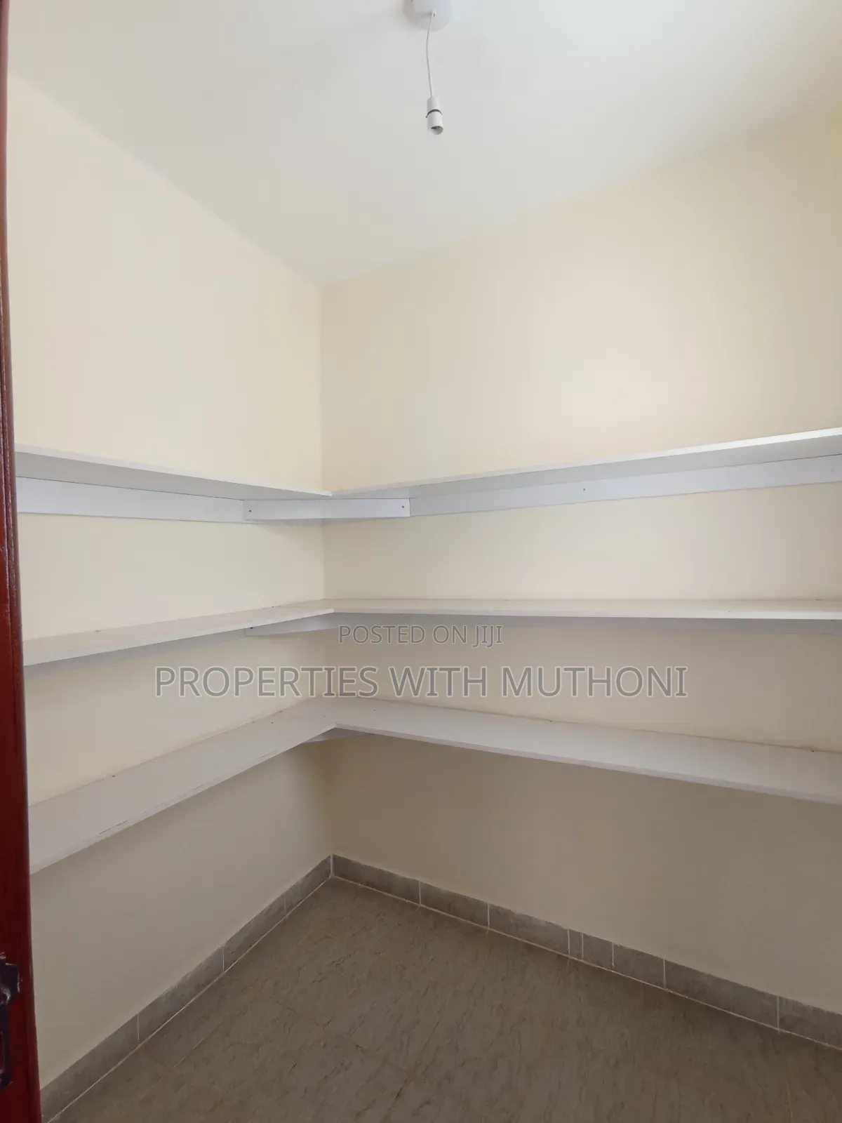 4bdrm Maisonette in Oluulua for sale