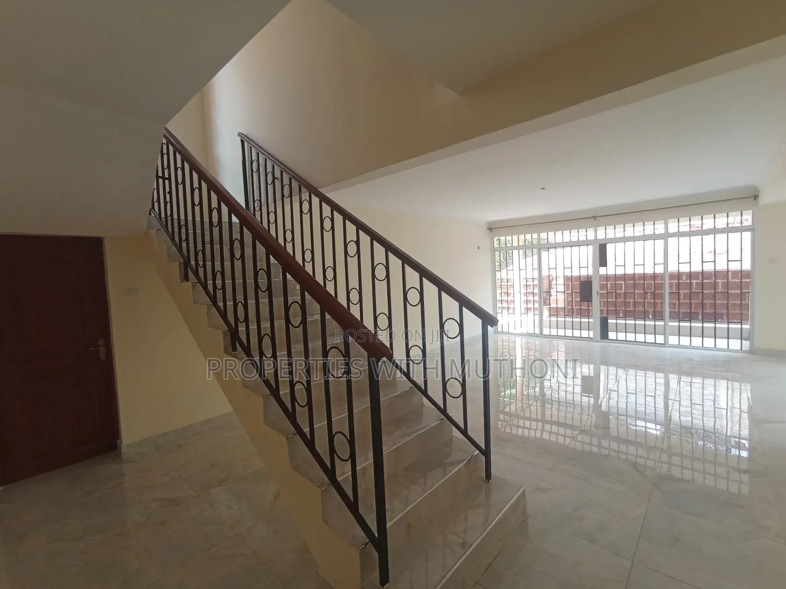 4bdrm Maisonette in Oluulua for sale