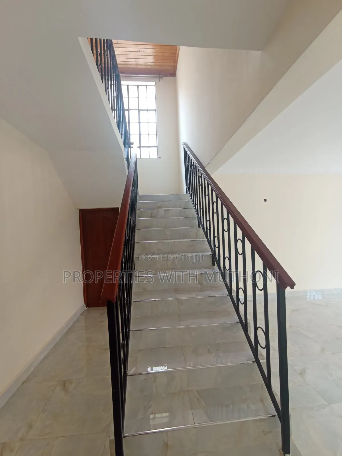 4bdrm Maisonette in Oluulua for sale