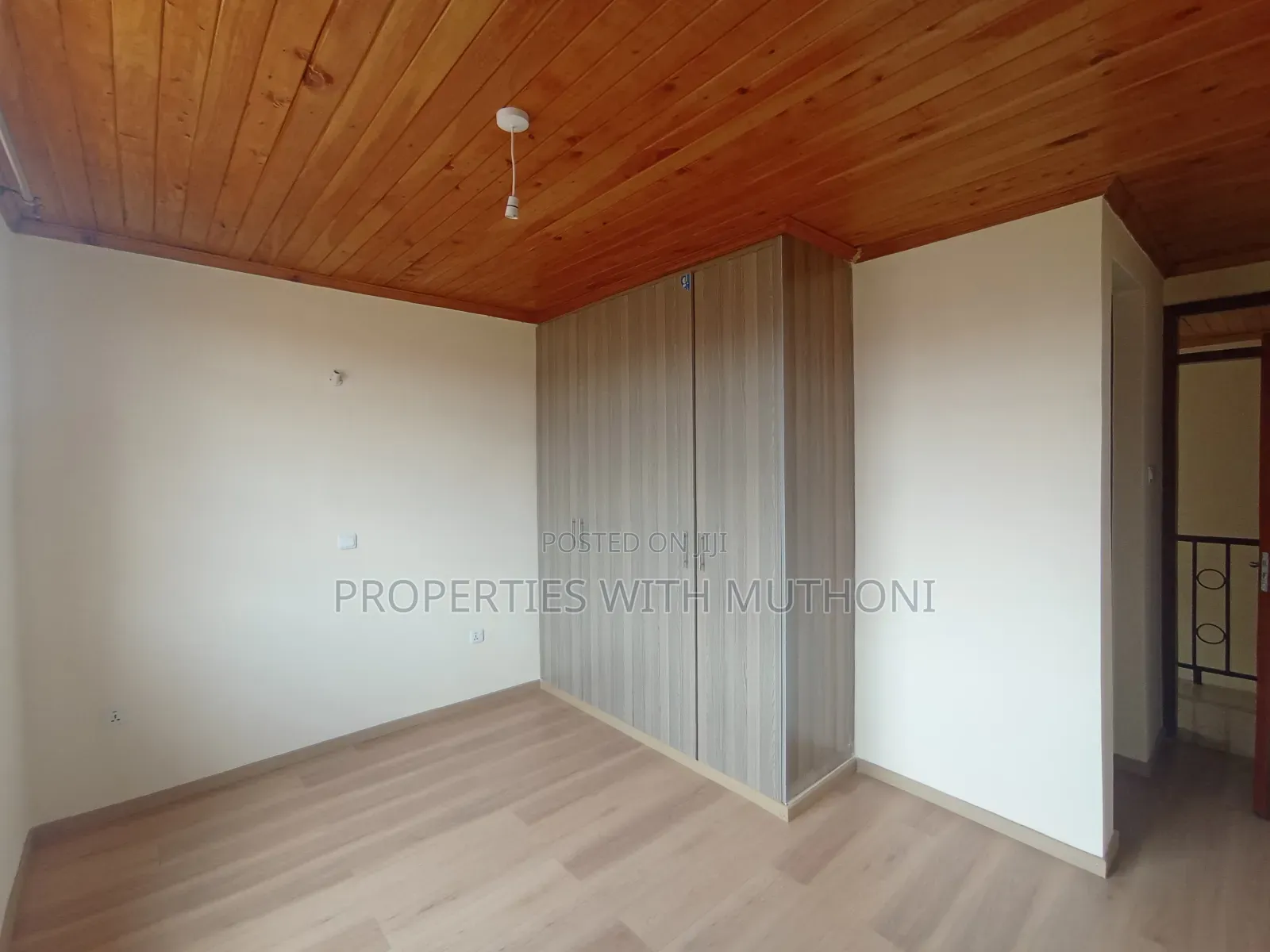 4bdrm Maisonette in Oluulua for sale