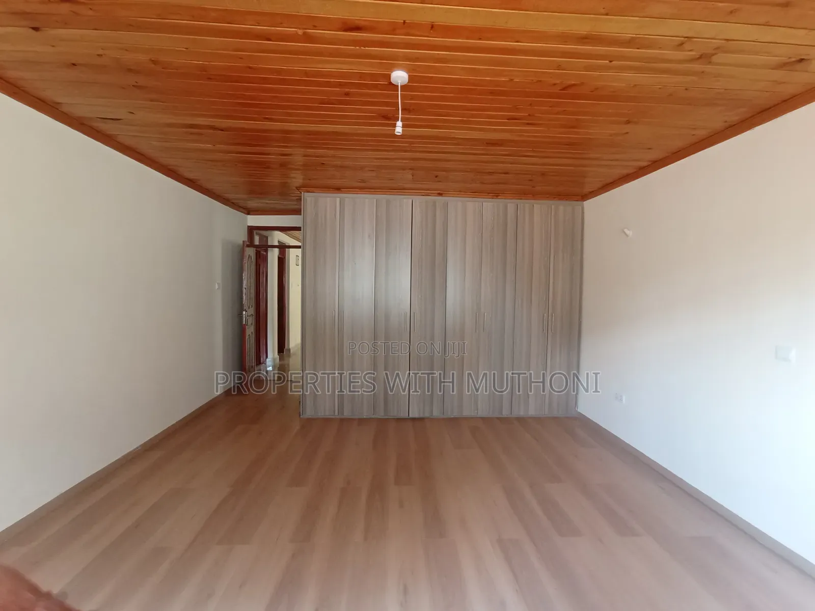 4bdrm Maisonette in Oluulua for sale