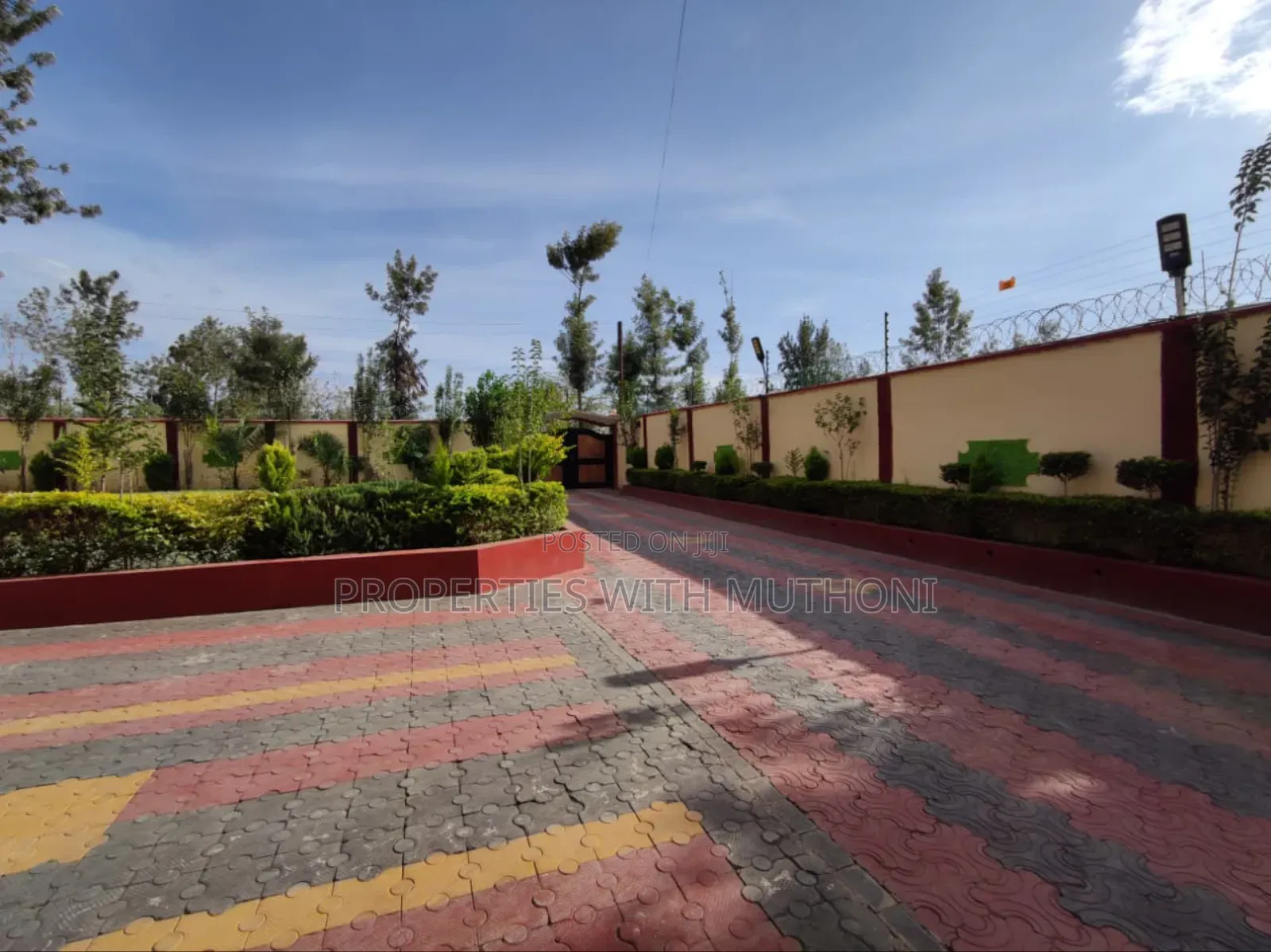 8bdrm Mansion in Matasia for sale