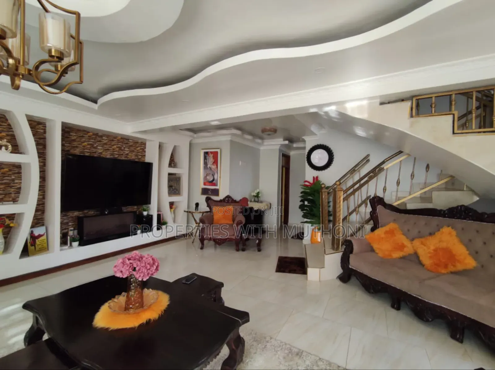 8bdrm Mansion in Matasia for sale