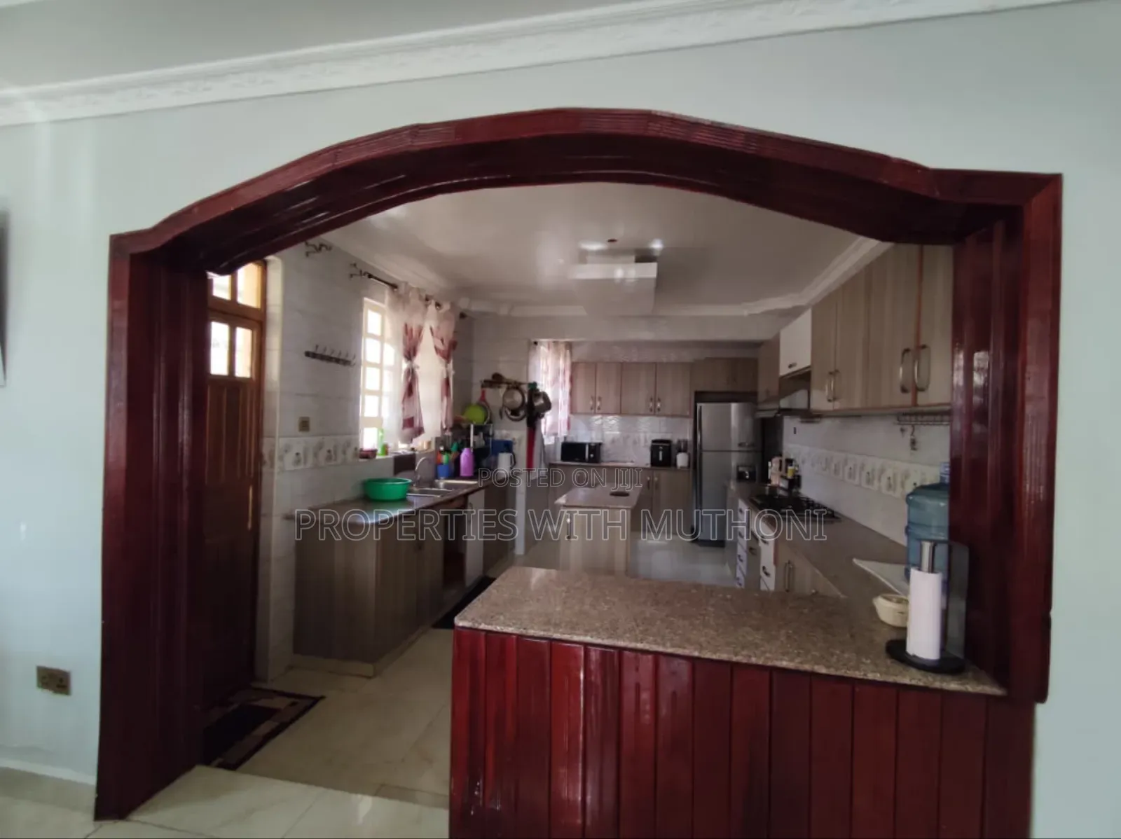 8bdrm Mansion in Matasia for sale