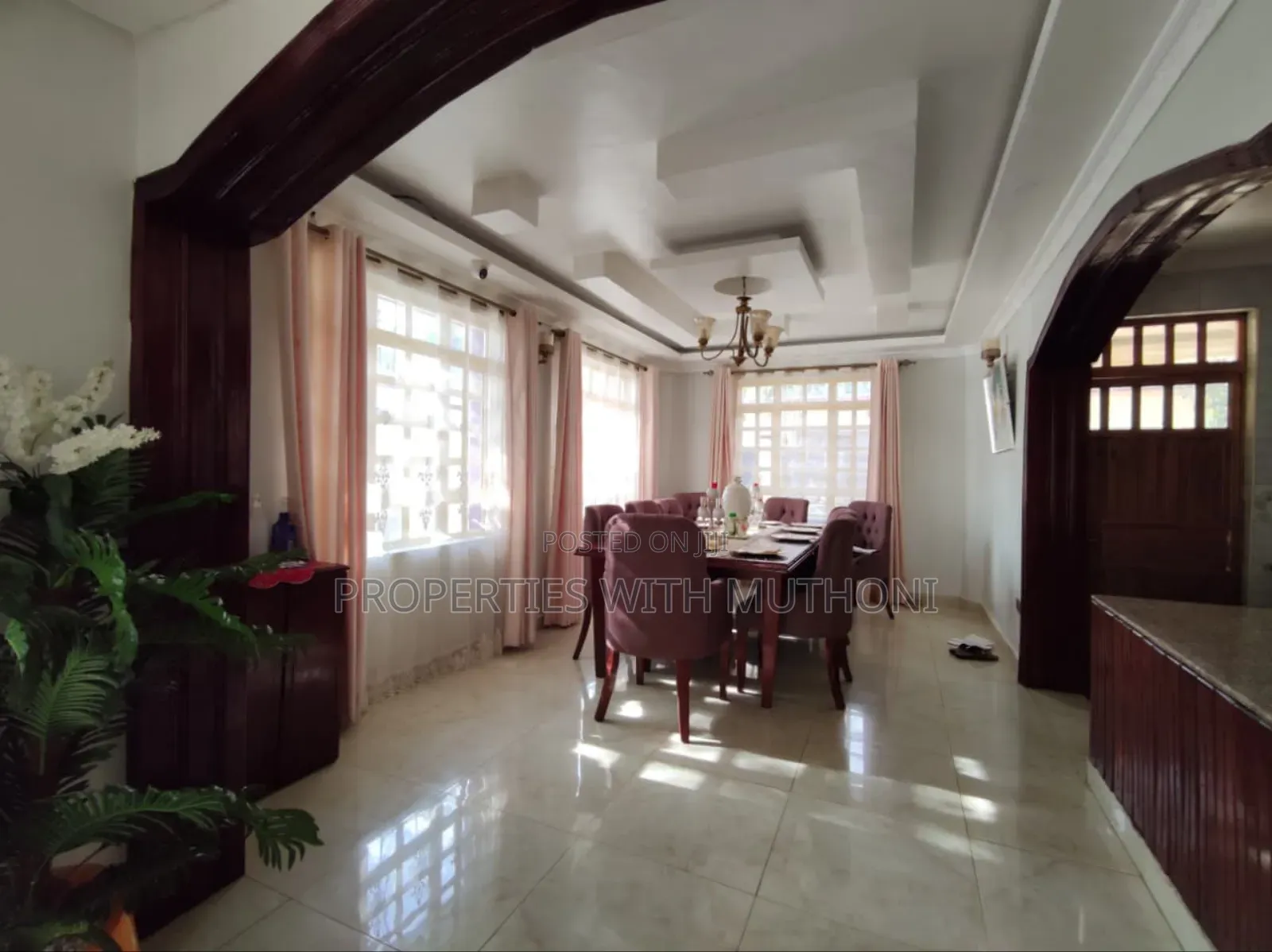 8bdrm Mansion in Matasia for sale