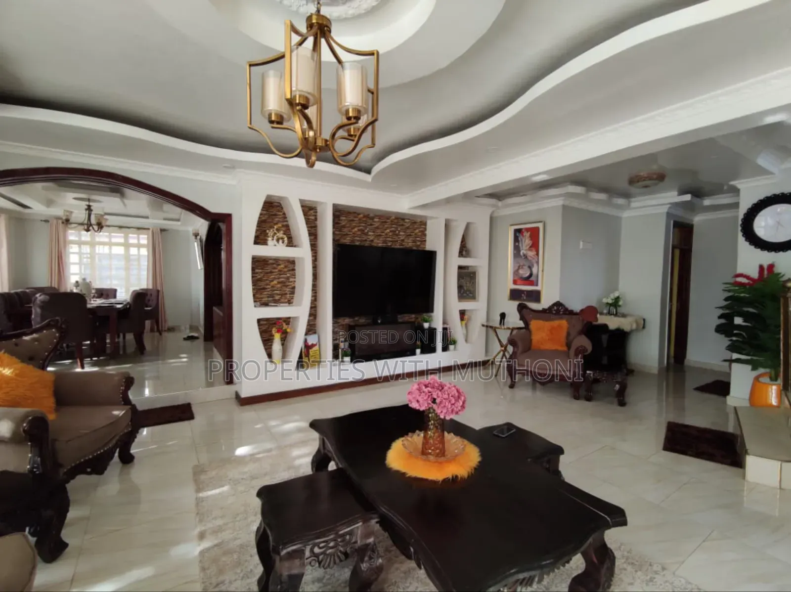 8bdrm Mansion in Matasia for sale