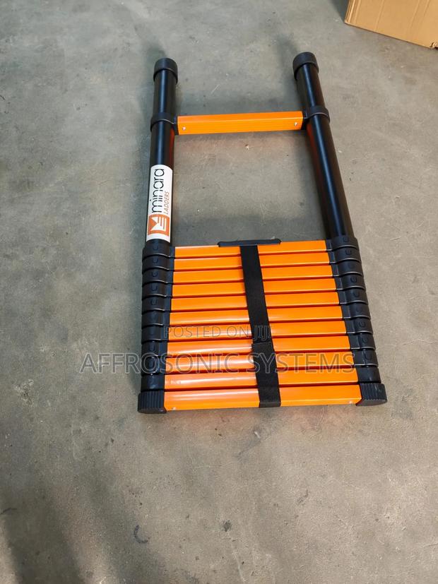 4.7m Single Telescopic Ladder - main view