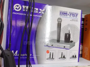 Omax Dh-767 Professional Wireless Microphone System.