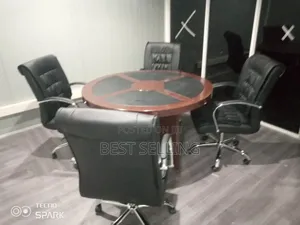 Round Boardroom Set
