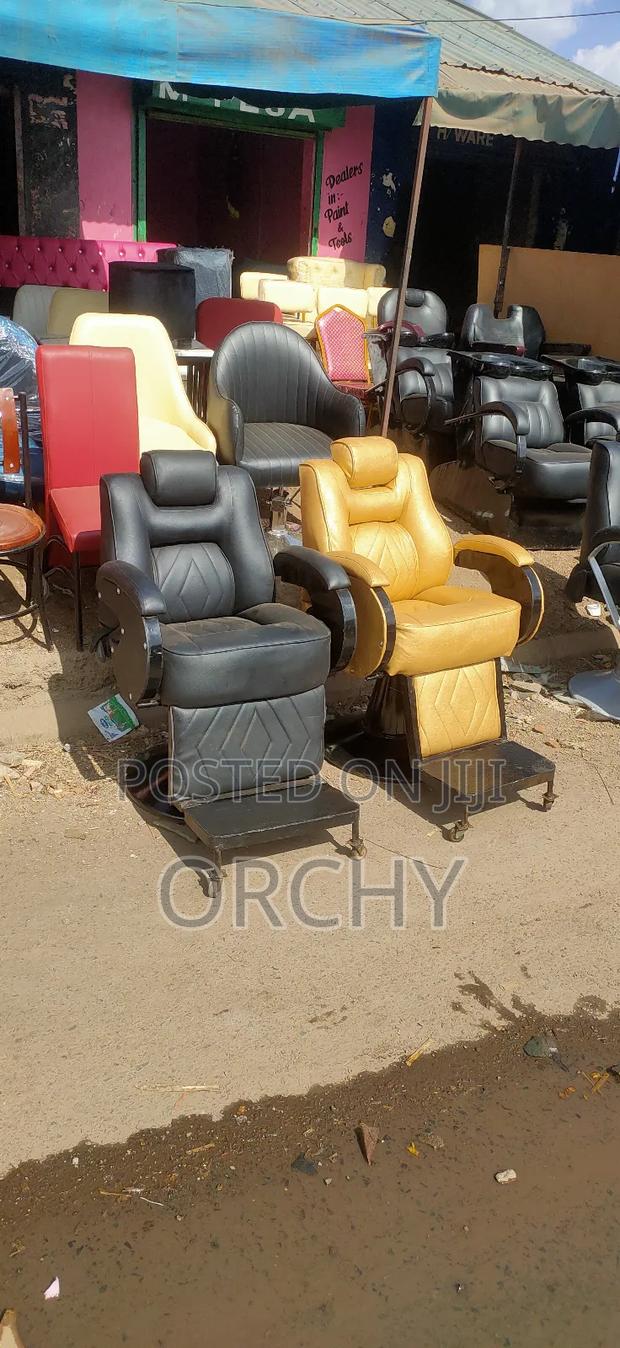 Executive Kinyozi Seats/ Barber Chair - thumbnail 2
