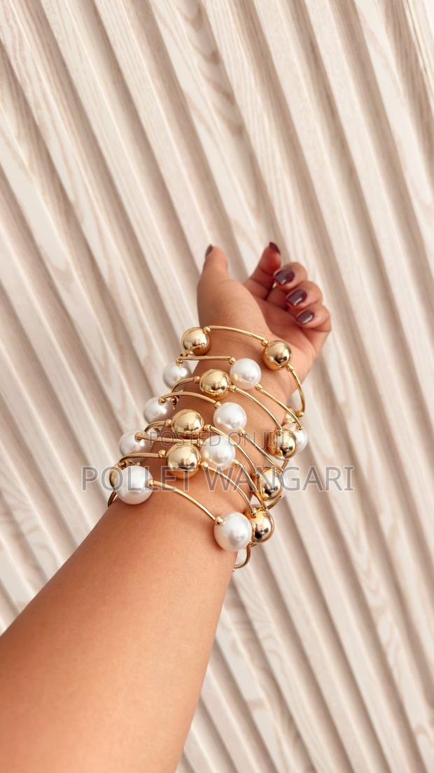 Pearls Bracelets Available - thumbnail 3