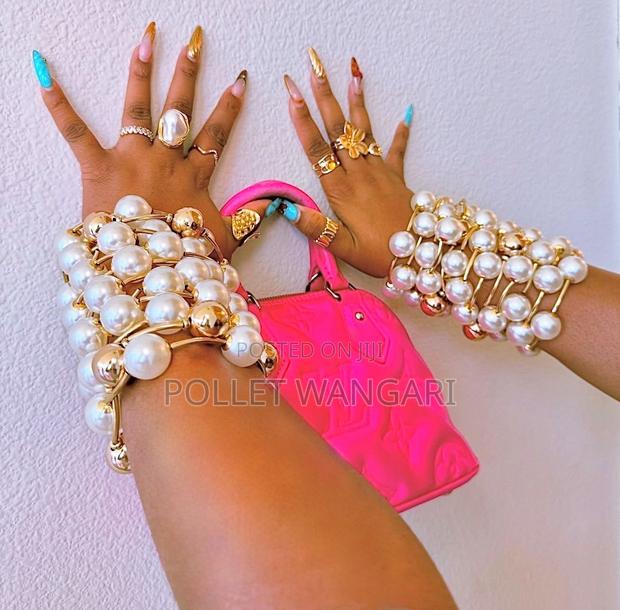 Pearls Bracelets Available - thumbnail 2