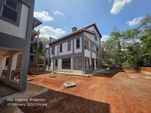 5bdrm Maisonette In Kerarapon/ Office For Sale