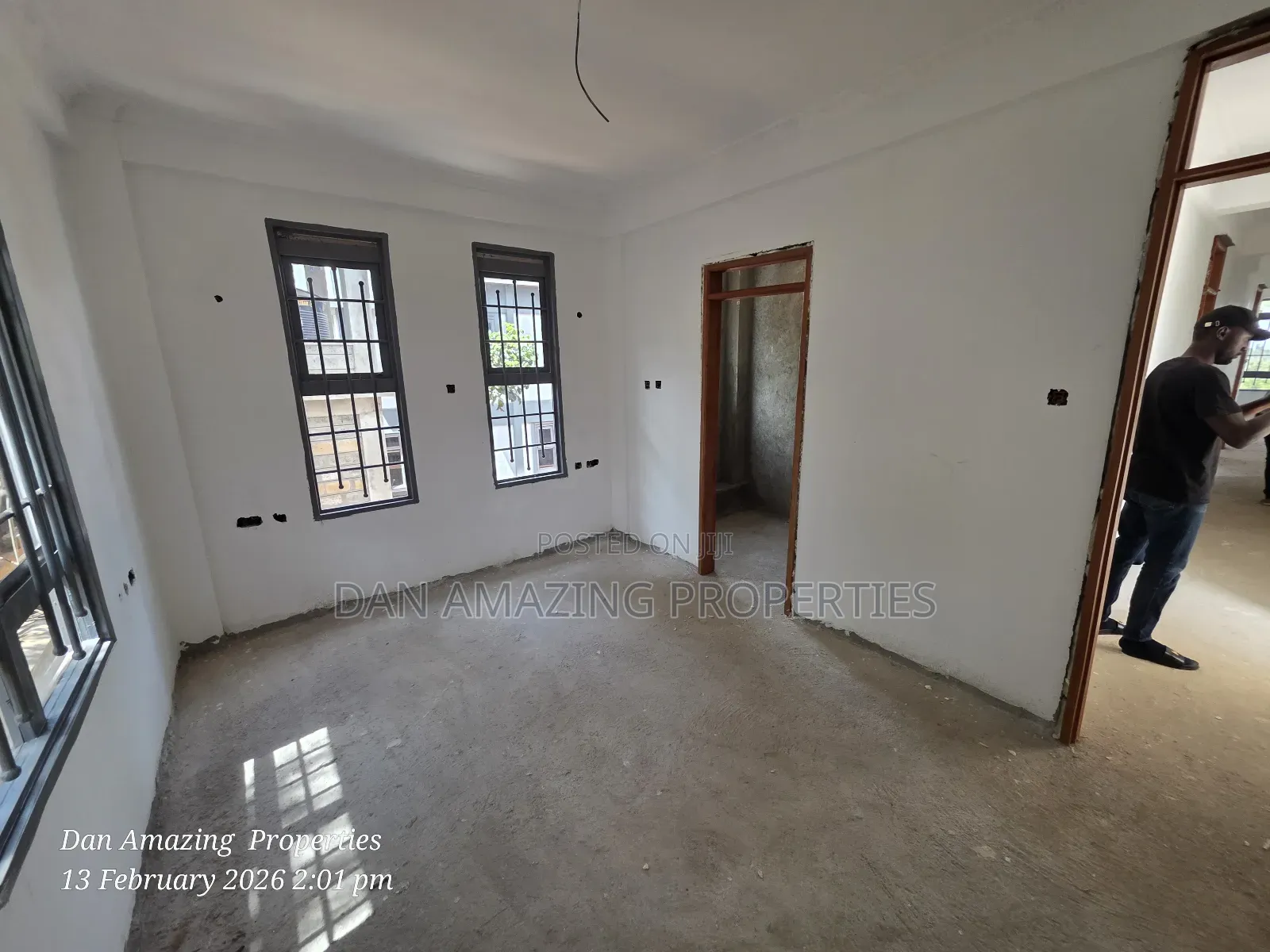 5bdrm Maisonette In Kerarapon/ Office For Sale