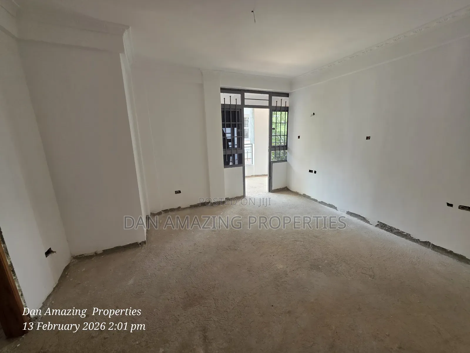 5bdrm Maisonette In Kerarapon/ Office For Sale