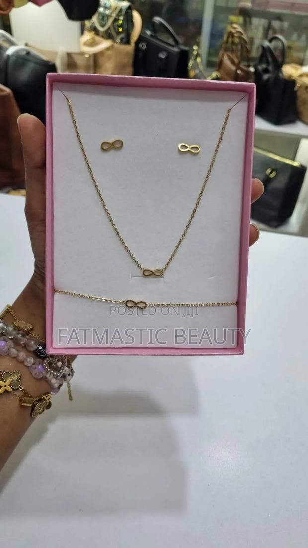 Lovely Jewellery Set - main view