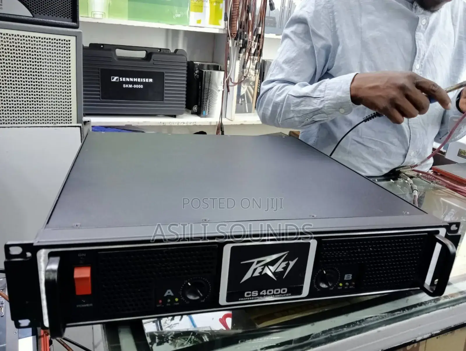 Peavey Cs 4000 Power Amplifier.