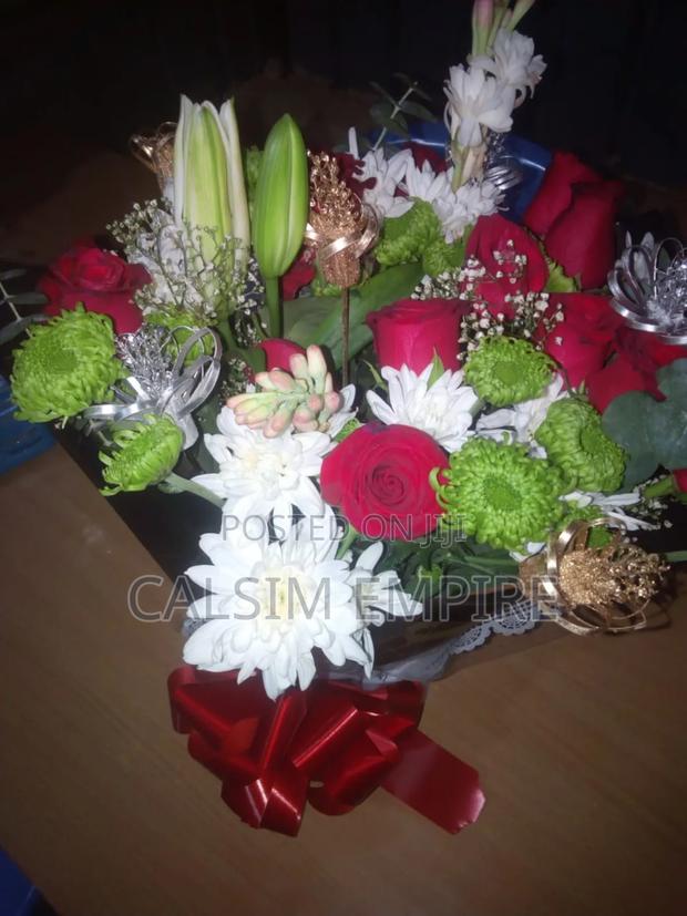 Assorted Valentines Flowers - thumbnail 4