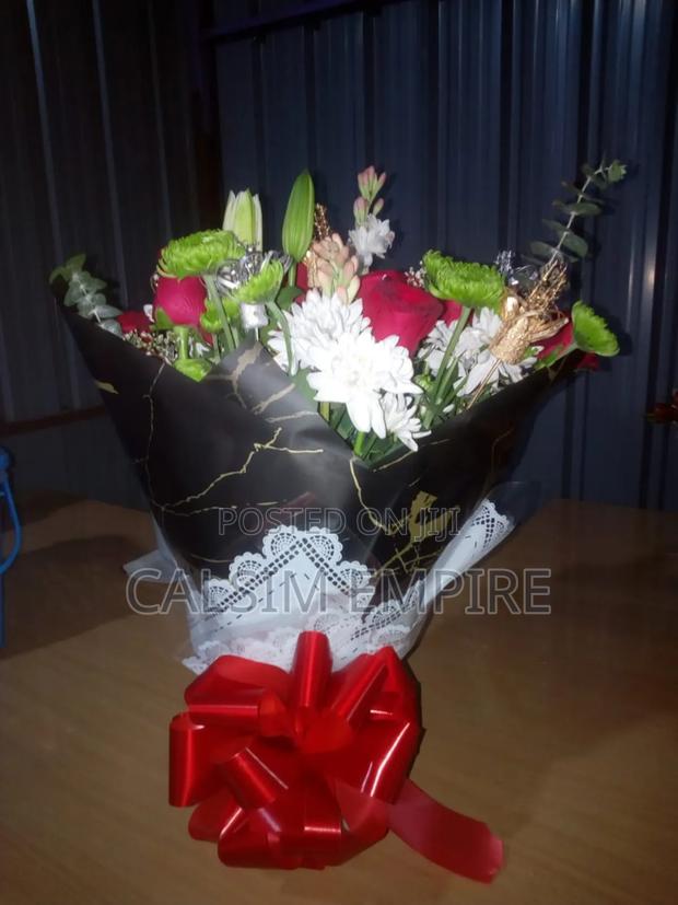 Assorted Valentines Flowers - thumbnail 7