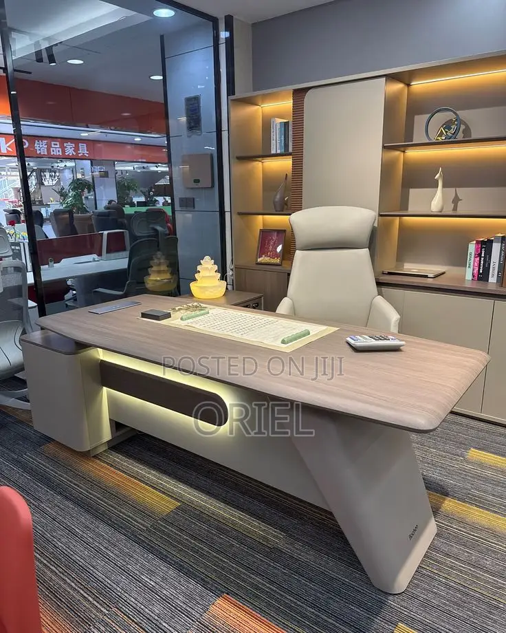 Modern Office Desk : Executive Office C.E.O Desk