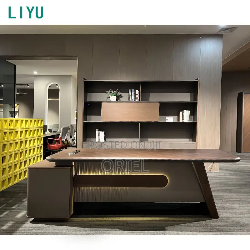 Modern Office Desk : Executive Office C.E.O Desk