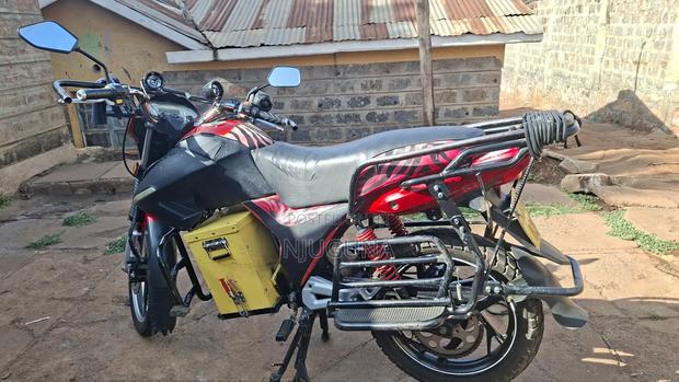 TVS Metro 2025 Red - main view