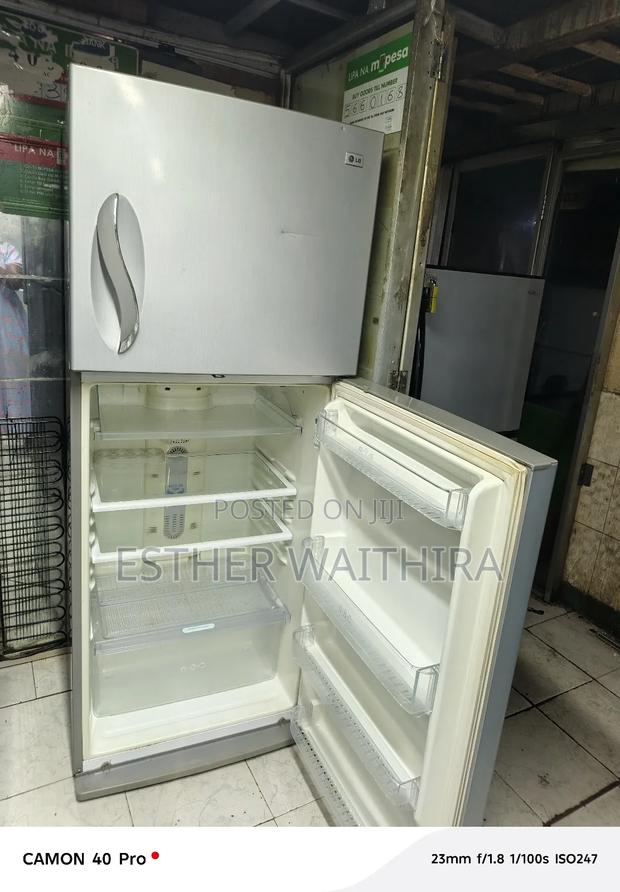 A Large Lg Double Door Fridge 500 Litres - thumbnail 2