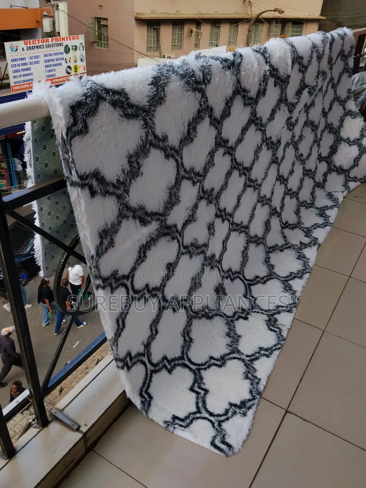 Fluffy! 7 by 10 Feet Cozy Fluffy Patch Rug