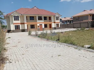 3bdrm Block of Flats in Syokimau, Gateway Mall Area for sale